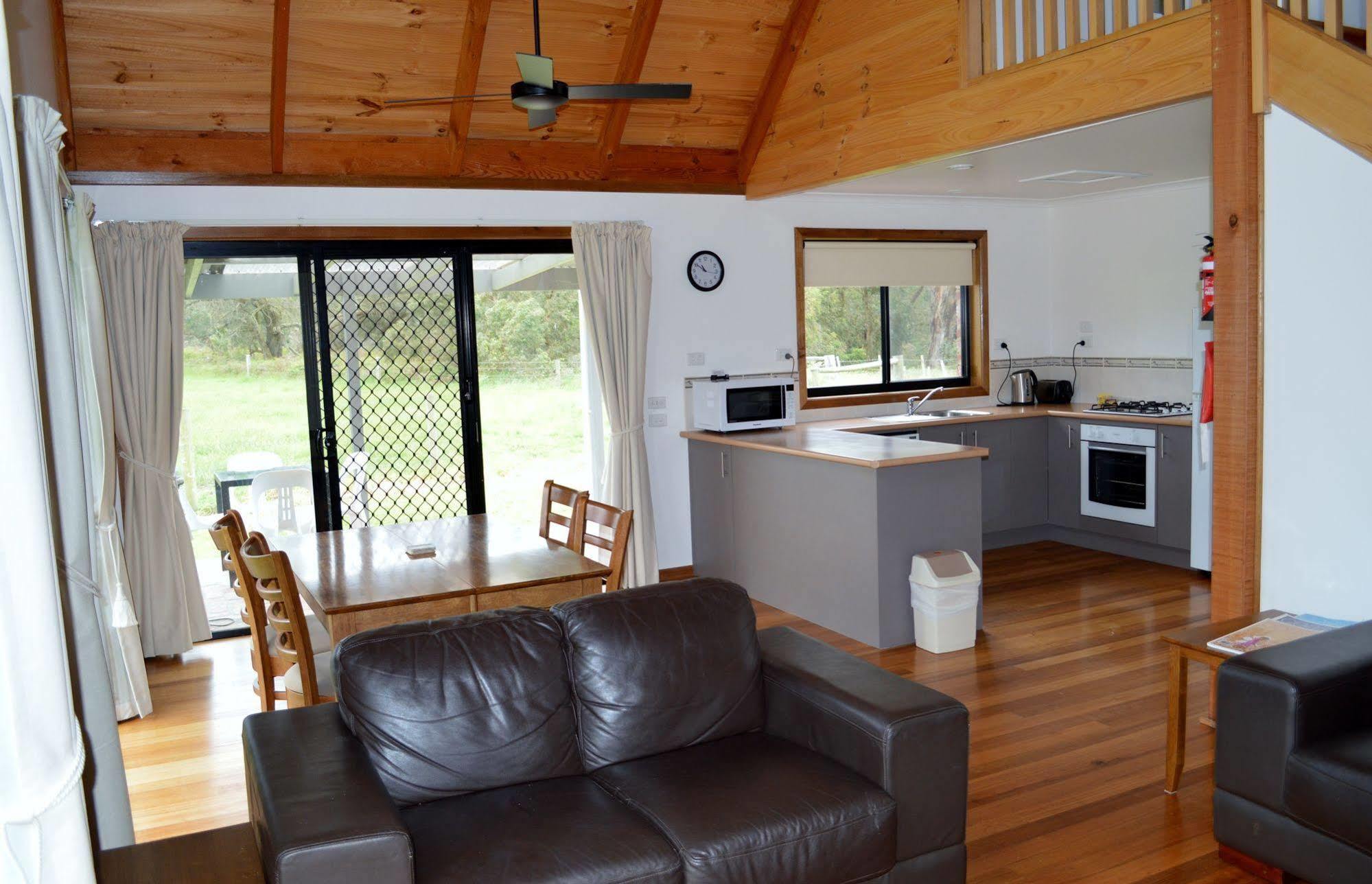 Prom Coast Holiday Lodge Waratah Bay Exterior photo