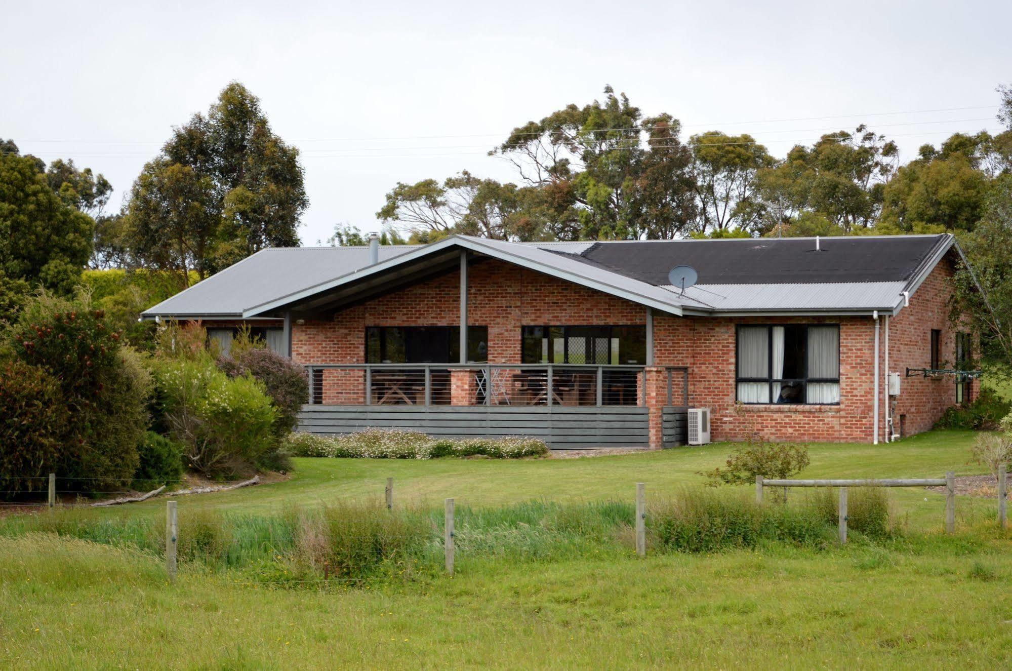 Prom Coast Holiday Lodge Waratah Bay Exterior photo